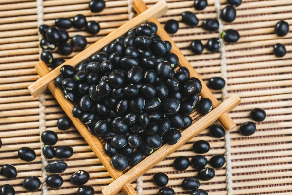 醋泡黑豆一般什么時(shí)間吃效果好 醋泡黑豆能補(bǔ)腎嗎