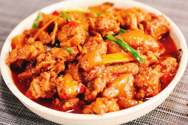 魔芋是怎么制作出來的 魔芋的原料是啥-易網(wǎng)<a href=http://m.aoa7937.com/ target=_blank class=infotextkey>健康養(yǎng)生</a>網(wǎng) 魔芋是怎么制作出來的 魔芋的原料是啥