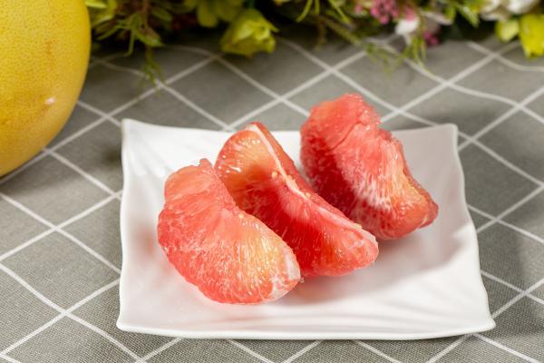 葡萄柚對皮膚有美白效果嗎-易網(wǎng)健康養(yǎng)生網(wǎng) 葡萄柚對皮膚有美白效果嗎