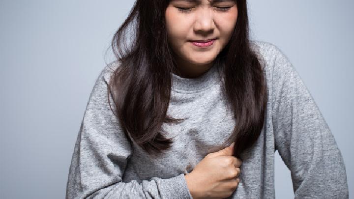 女人的胸部會(huì)暗示一個(gè)人的性需求嗎 教你如何通過觀察穿戴來揭示一個(gè)人的性需求