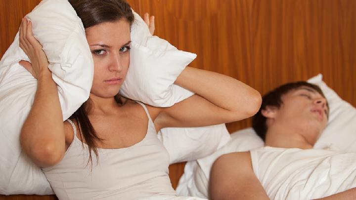 哪些性生活激情讓女人滿意 必學8個<a href=http://m.aoa7937.com/tags-性愛.html target=_blank class=infotextkey>性愛</a>秘訣-易網健康<a href=http://m.aoa7937.com/jkys/ target=_blank class=infotextkey>養生</a>網 哪些性生活激情讓女人滿意 必學8個性愛秘訣