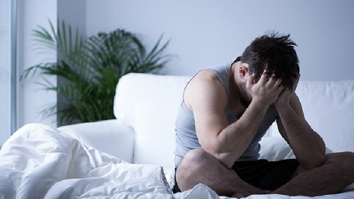 男孩第一次遺精家長(zhǎng)該怎么辦? 男孩初次遺精代表什么?