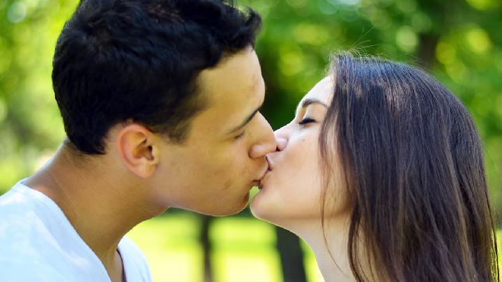 夫妻性生活有助于發現疾病? 夫妻健康性生活的幾個注意事項