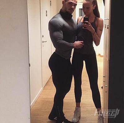 脖子以下全是腿，這位34歲辣媽腿長108cm！