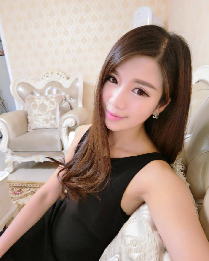 郭艾倫女友曬美照  皮膚白皙愛自拍