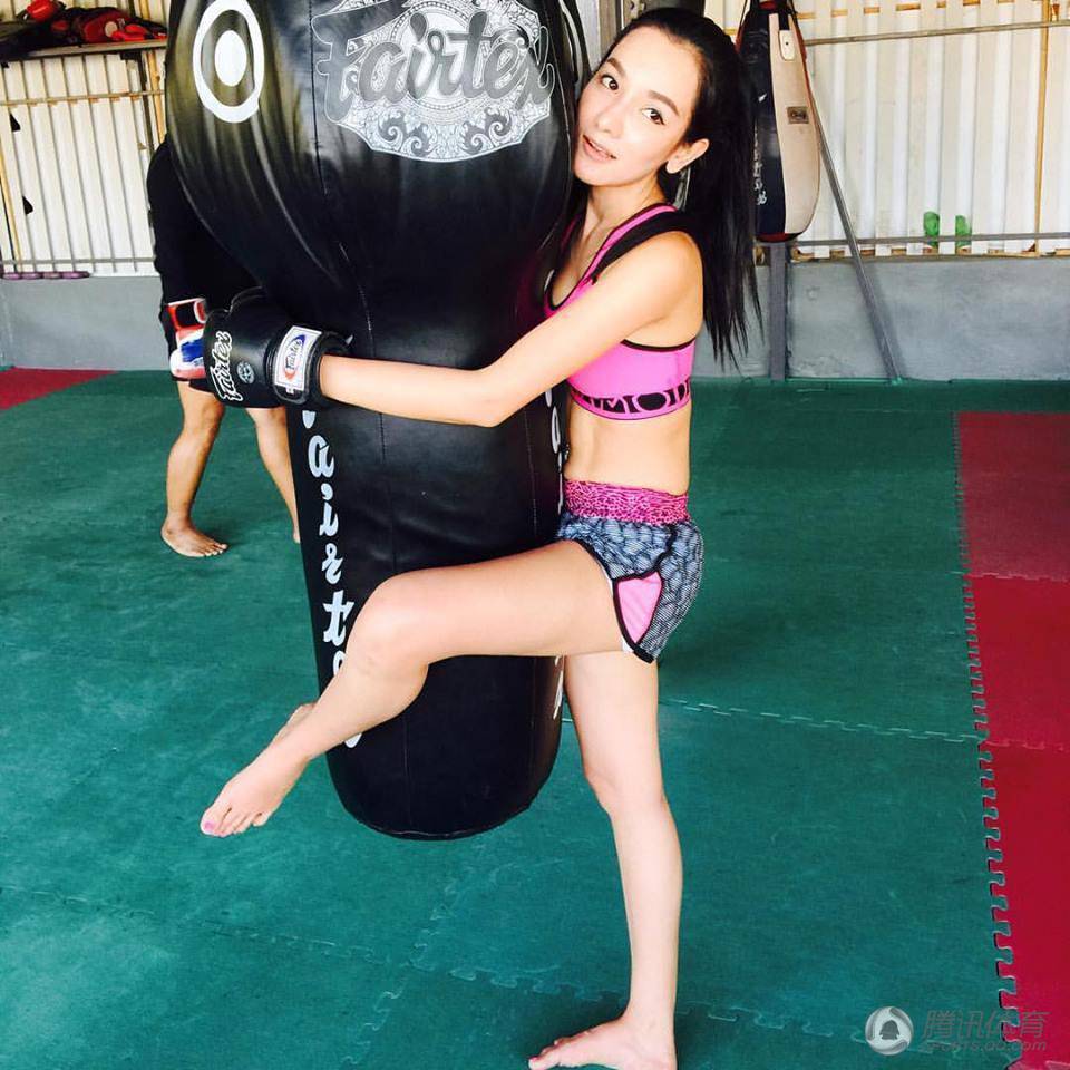 泰國(guó)女神健身惹偷窺 身材完美無(wú)挑剔
