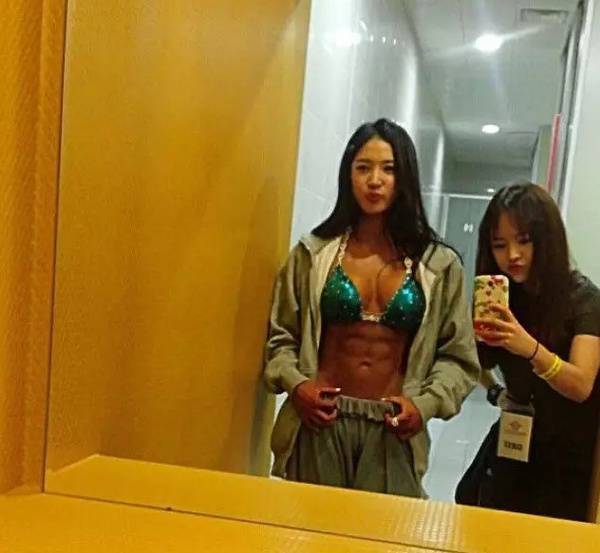 高顏值健身美女李藝琳的健身故事 高顏值健身美女李藝琳的健身故事