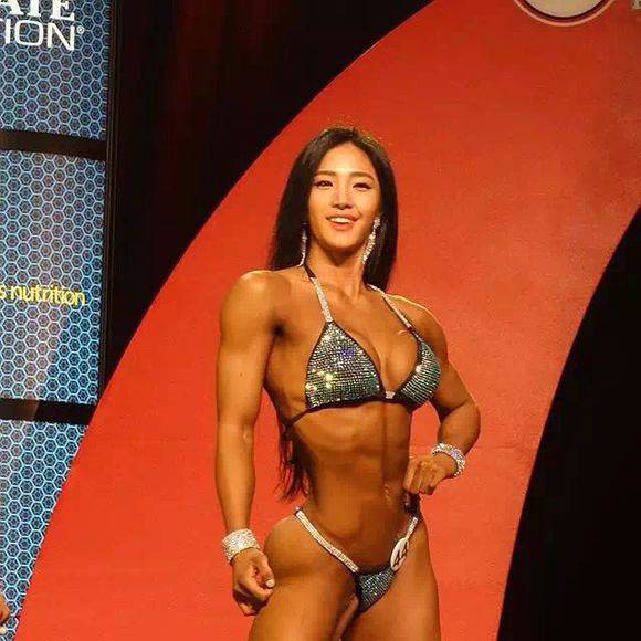 高顏值健身美女李藝琳的健身故事 高顏值健身美女李藝琳的健身故事