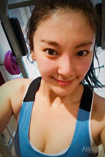 張雨綺曬健身照 大方秀出事業(yè)線