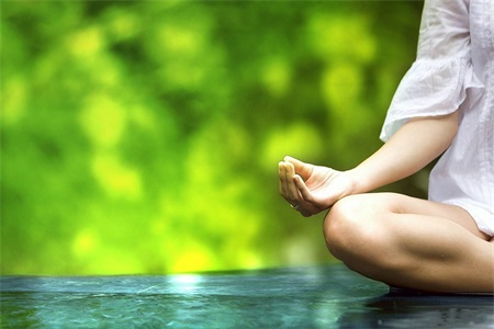 練習(xí)瑜伽的最佳時(shí)間，女性練習(xí)瑜伽之前應(yīng)該先了解一下