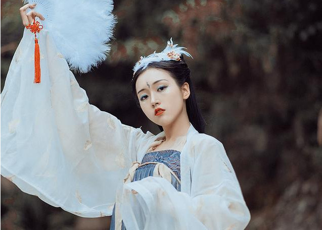 5種瑜伽式動作教程，初學(xué)入門者也能輕松搞定拉筋法