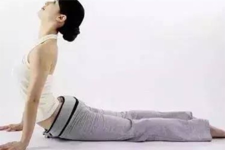 痛經(jīng)怎么緩解？教你掰腿的正確姿勢和瑜伽動作來改善問題