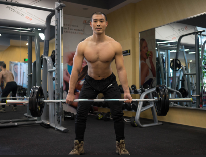 如何鍛煉手臂肌肉 鍛煉手臂肌肉的方法-易網(wǎng)健康<a href=http://m.aoa7937.com/jkys/ target=_blank class=infotextkey>養(yǎng)生</a>網(wǎng) 如何鍛煉手臂肌肉 鍛煉手臂肌肉的方法