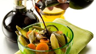 生理周期瘦身法,無需節(jié)食-易網(wǎng)健康<a href=http://m.aoa7937.com/jkys/ target=_blank class=infotextkey>養(yǎng)生</a>網(wǎng) 生理周期瘦身法,無需節(jié)食