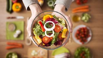 減肥知識 教你控制食欲減輕體重的5個秘訣-易網(wǎng)<a href=http://m.aoa7937.com/ target=_blank class=infotextkey>健康養(yǎng)生</a>網(wǎng) 減肥知識 教你控制食欲減輕體重的5個秘訣