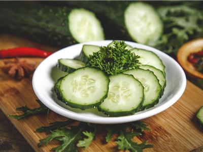 有哪些食物熱量低對(duì)瘦身有幫助 吃黃瓜真的能減肥嗎