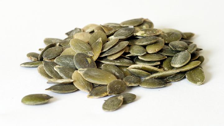 如何自制減肥茶?荷葉玫瑰花茶的做法分享-易網(wǎng)健康<a href=http://m.aoa7937.com/jkys/ target=_blank class=infotextkey>養(yǎng)生</a>網(wǎng) 如何自制減肥茶?荷葉玫瑰花茶的做法分享