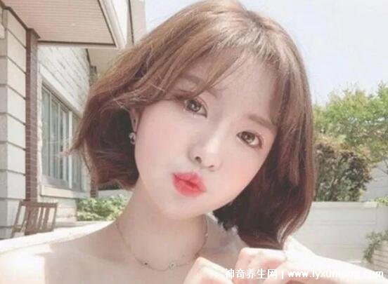 圓臉適合什么發(fā)型女圖片，八字劉海長卷發(fā)又仙又美(洋氣減齡)