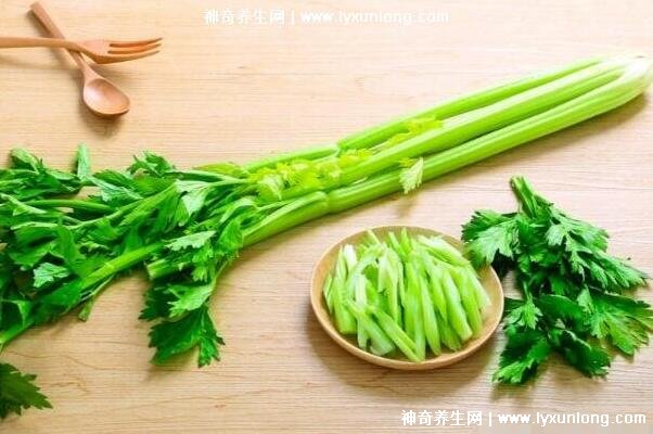跳繩減肥一天跳多少個(gè)可以減脂，跳繩60分鐘3600下能減重5磅