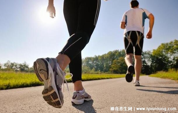 跑步一個月低密度膽固醇降低了，幫助很大(從4.9降到3.0)