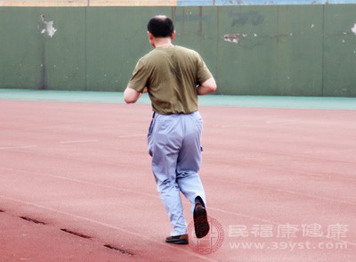 跑步要不要戴護膝 這些好處讓你對護膝“愛不釋手”