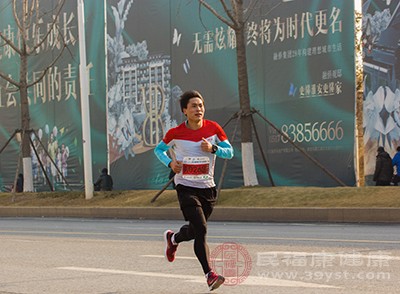 跑步傷膝蓋嗎 堅(jiān)持跑步的好處也許你并不了解