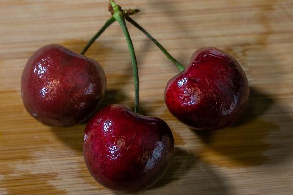 減肥能吃車厘子嗎-易網健康<a href=http://m.aoa7937.com/jkys/ target=_blank class=infotextkey>養生</a>網 減肥能吃車厘子嗎