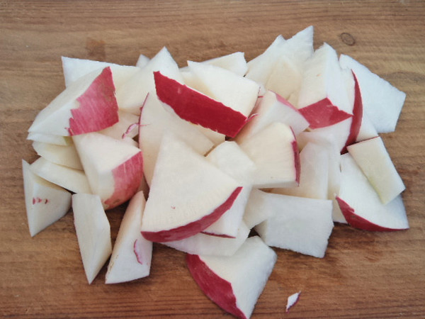 土豆燉蘿卜的做法-家常味燉菜譜-易網<a href=http://m.aoa7937.com/ target=_blank class=infotextkey>健康養生</a>網 土豆燉蘿卜的做法-家常味燉菜譜