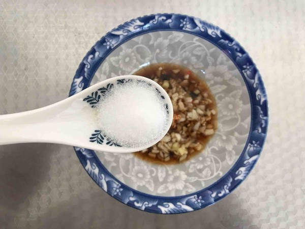酸辣蕨根粉的做法-酸辣味拌菜譜