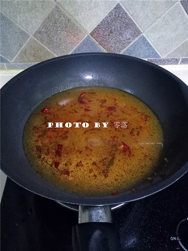 澆汁武昌魚(yú)的做法-酸辣味煮菜譜