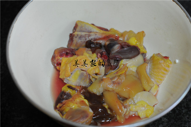 黃燜雞米飯的做法-家常味燒菜譜-易網健康養生網 黃燜雞米飯的做法-家常味燒菜譜