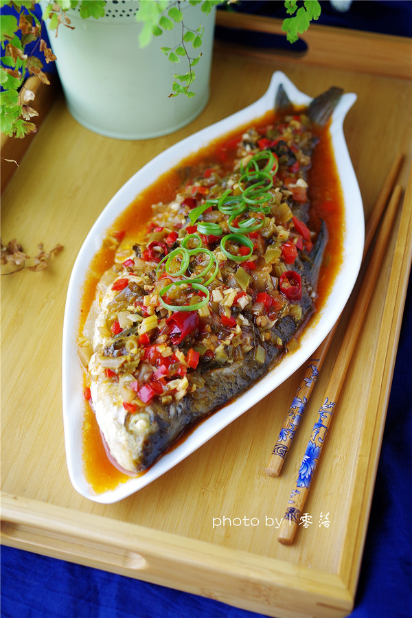 澆汁武昌魚(yú)的做法-酸辣味煮菜譜