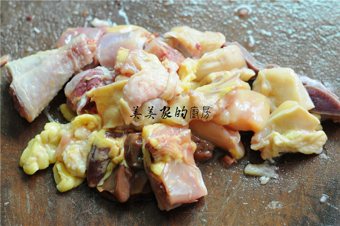 黃燜雞米飯的做法-家常味燒菜譜-易網<a href=http://m.aoa7937.com/ target=_blank class=infotextkey>健康養生</a>網 黃燜雞米飯的做法-家常味燒菜譜