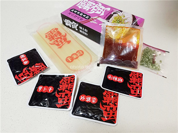 私房涼拌米粉的做法-家常味拌菜譜-易網<a href=http://m.aoa7937.com/ target=_blank class=infotextkey>健康養生</a>網 私房涼拌米粉的做法-家常味拌菜譜