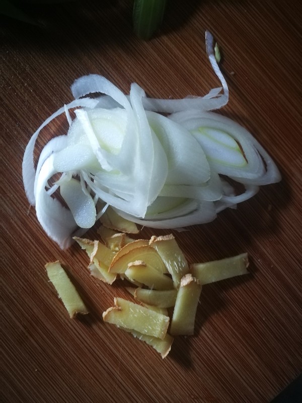 西芹蝦仁的做法-家常味炒菜譜-易網(wǎng)健康養(yǎng)生網(wǎng) 西芹蝦仁的做法-家常味炒菜譜