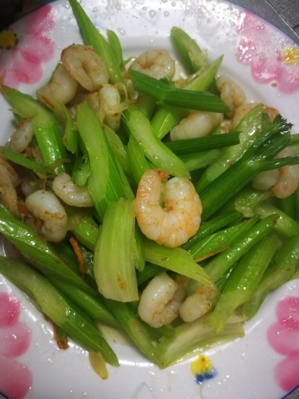 西芹蝦仁的做法-家常味炒菜譜-易網(wǎng)健康養(yǎng)生網(wǎng) 西芹蝦仁的做法-家常味炒菜譜