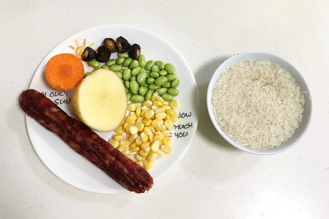 臘腸土豆脫糖飯的做法-咸鮮味蒸菜譜-易網(wǎng)<a href=http://m.aoa7937.com/ target=_blank class=infotextkey>健康養(yǎng)生</a>網(wǎng) 臘腸土豆脫糖飯的做法-咸鮮味蒸菜譜