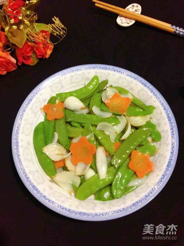 荷蘭豆炒百合的做法-家常味炒菜譜-易網(wǎng)健康養(yǎng)生網(wǎng) 荷蘭豆炒百合的做法-家常味炒菜譜