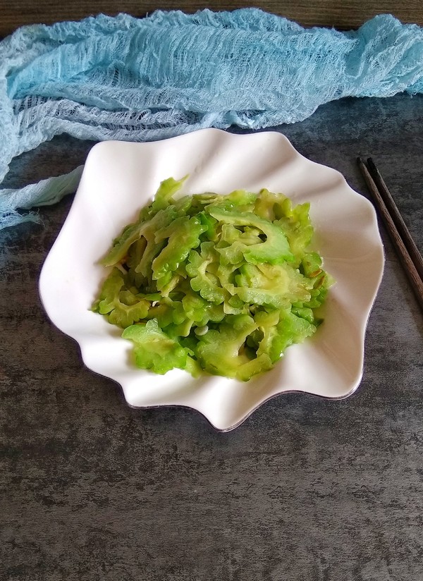 清炒苦瓜的做法-家常味炒菜譜-易網健康養生網 清炒苦瓜的做法-家常味炒菜譜