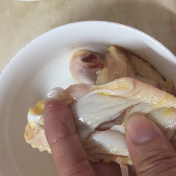 米飯的殺手～砂鍋土豆燜雞翅的做法-家常味燜菜譜