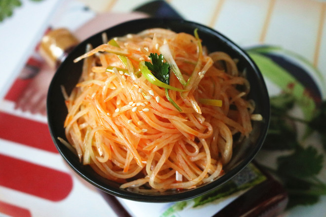 熗拌土豆絲的做法-香辣味拌菜譜-易網(wǎng)健康養(yǎng)生網(wǎng) 熗拌土豆絲的做法-香辣味拌菜譜