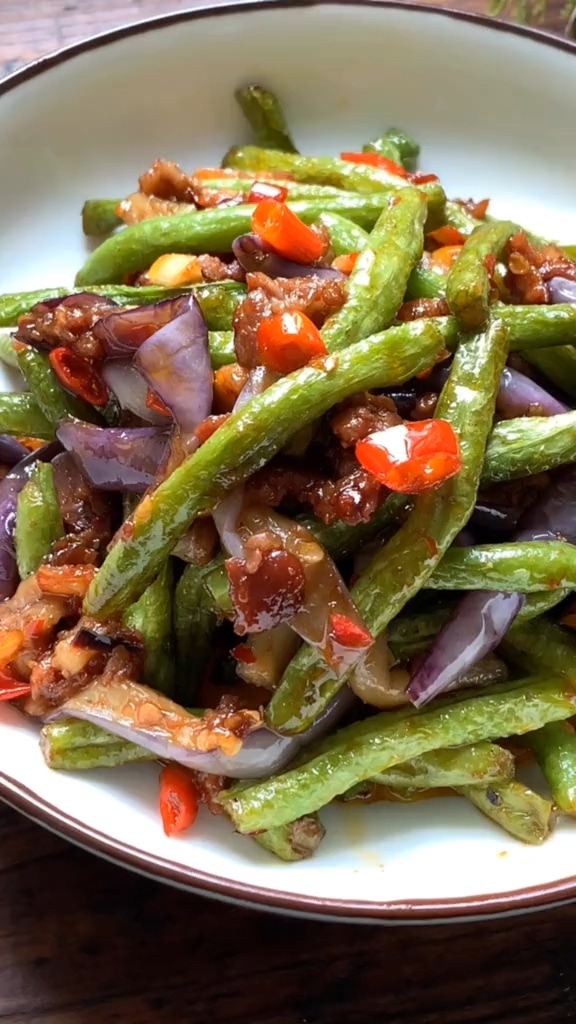 豆角炒茄子的做法-咸鮮味炒菜譜-易網健康養生網 豆角炒茄子的做法-咸鮮味炒菜譜