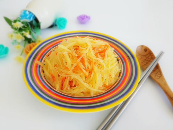 小炒土豆絲的做法-家常味炒菜譜-易網(wǎng)健康養(yǎng)生網(wǎng) 小炒土豆絲的做法-家常味炒菜譜