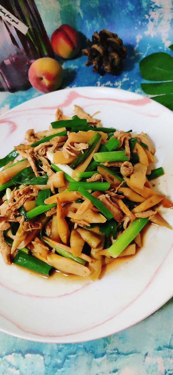 雞絲筍尖的做法-咸鮮味炒菜譜-易網(wǎng)健康養(yǎng)生網(wǎng) 雞絲筍尖的做法-咸鮮味炒菜譜