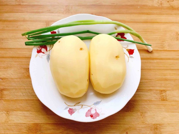 家庭版醬油土豆絲,好吃又營養的家常菜,做法簡單附詳細教程的做法-咸鮮味炒菜譜-易網<a href=http://m.aoa7937.com/ target=_blank class=infotextkey>健康養生</a>網 家庭版醬油土豆絲,好吃又營養的家常菜,做法簡單附詳細教程的做法-咸鮮味炒菜譜