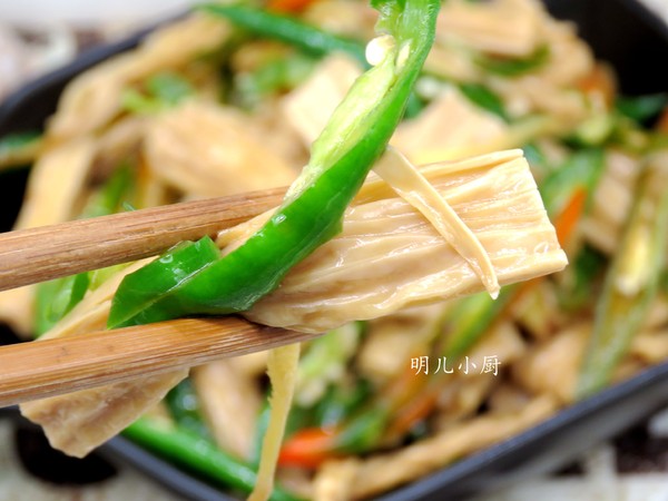 素炒腐竹的做法-家常味炒菜譜-易網健康養生網 素炒腐竹的做法-家常味炒菜譜