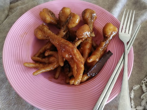鹵雞爪的做法-香辣味鹵菜譜-易網(wǎng)健康養(yǎng)生網(wǎng) 鹵雞爪的做法-香辣味鹵菜譜