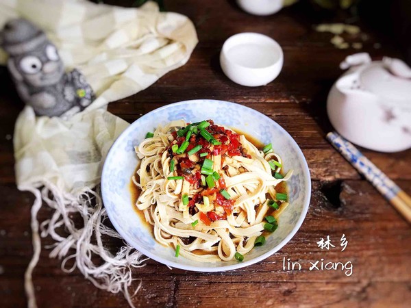 涼拌千張絲的做法-香辣味拌菜譜-易網(wǎng)健康養(yǎng)生網(wǎng) 涼拌千張絲的做法-香辣味拌菜譜