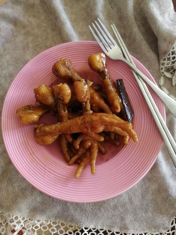 鹵雞爪的做法-香辣味鹵菜譜-易網(wǎng)健康養(yǎng)生網(wǎng) 鹵雞爪的做法-香辣味鹵菜譜