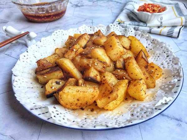 煎土豆的做法-香辣味煎菜譜-易網(wǎng)健康養(yǎng)生網(wǎng) 煎土豆的做法-香辣味煎菜譜